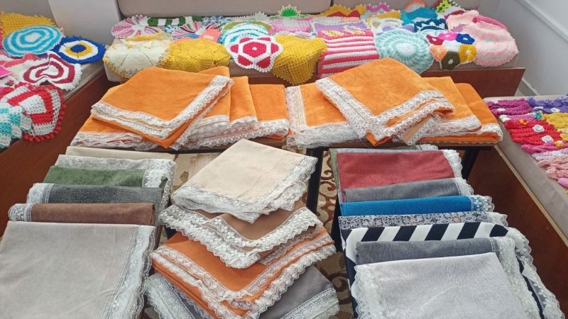 Yetim anneleri, afetzede çocuklar için üretiyor