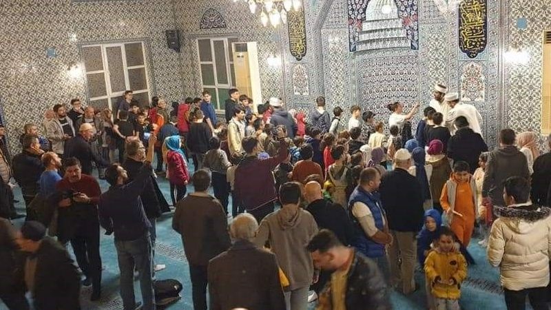 Bursa'da çocuklara teravih hediyesi