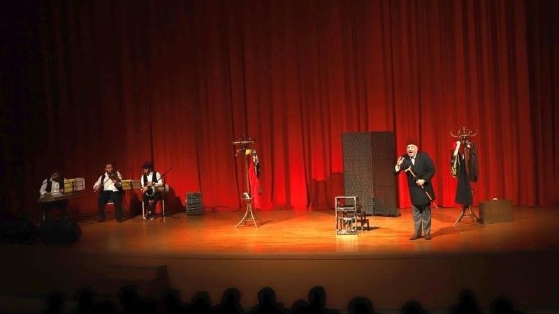 Yumurta-yı Hümayun sahnede