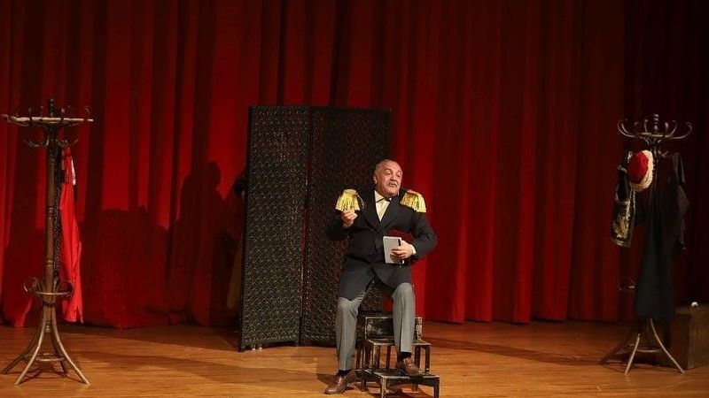 Yumurta-yı Hümayun sahnede