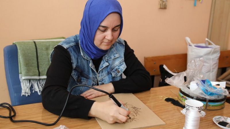 Atık malzemeler sanata dönüşüyor