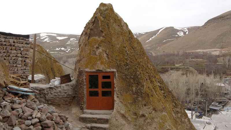 Kendovan evlerini gören hayran oluyor Kendovan evlerini gören hayran oluyor