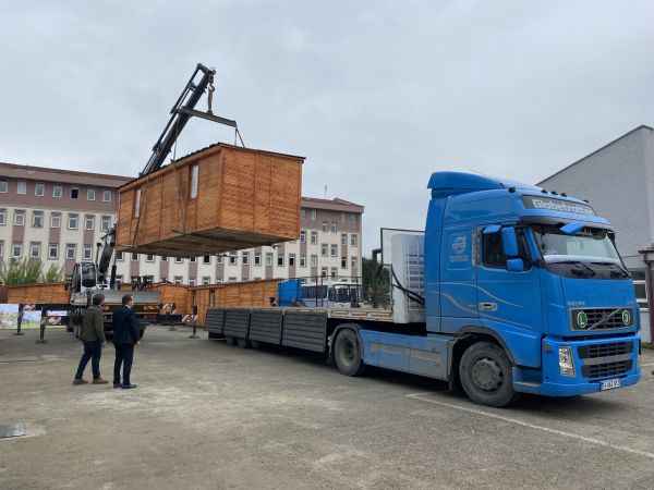 Deprem bölgesine ahşap sınıflar gönderildi