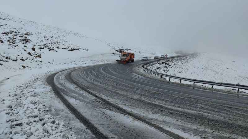 Yaza 5 kala Van'da Kar yağışı