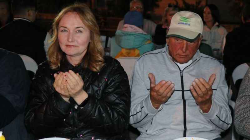 127 milletten yabancılar iftar sofrasında