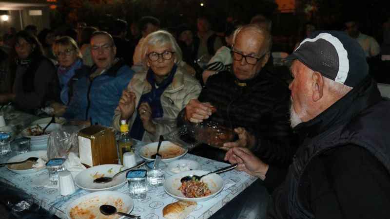 127 milletten yabancılar iftar sofrasında