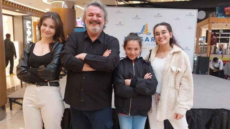 Ünlü oyuncu sevenleriyle buluştu