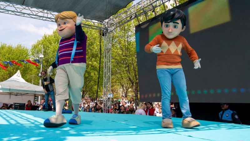 Bursa'da çifte çocuk şenliği