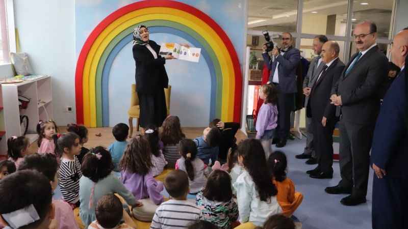 Bu kütüphane bebek ve çocuklara özel 