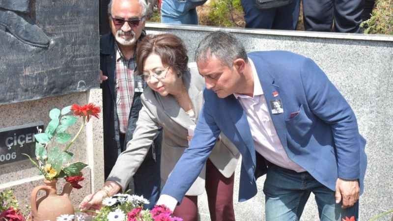 Ali Ekber Çiçek, mezarı başında anıldı Ali Ekber Çiçek, mezarı başında anıldı