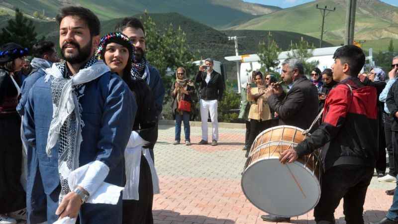 İranlı turistler davul zurnayla karşılandı