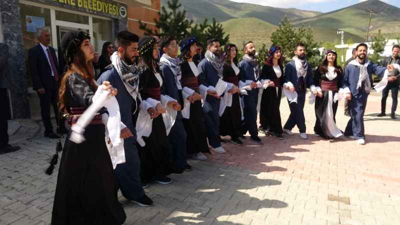 İranlı turistler davul zurnayla karşılandı