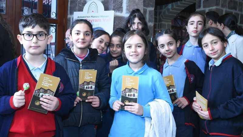 Çocuklar Hacı Bayram Veli Müzesi'ni renklendirdi