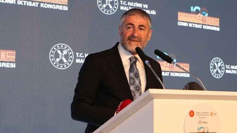 Otoparka dönüştürülen İzmir İktisat Kongresi yeniden inşa edildi