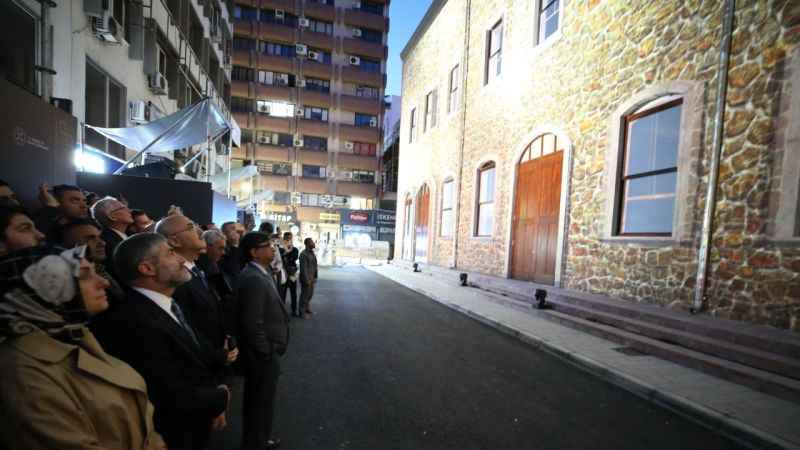 Otoparka dönüştürülen İzmir İktisat Kongresi yeniden inşa edildi