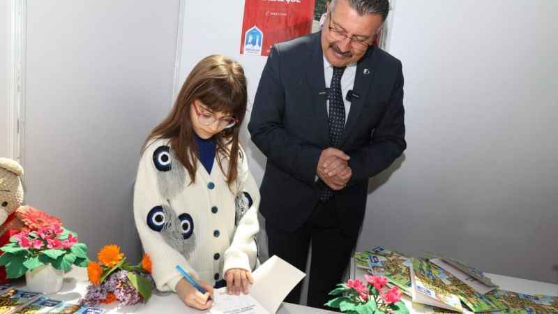 Daha 10 yaşında ama hikaye yazarı