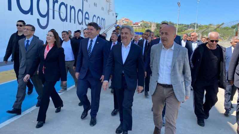 Rus turistleri Bakan Yardımcısı karşıladı