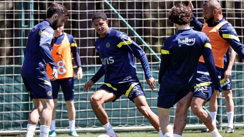 Fenerbahçe, Sivasspor maçı hazırlıklarını tamamladı