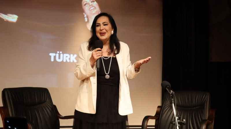 Türkan Şoray, Kırgızistan’da “Dünya sinemasına katkı” ödülü aldı