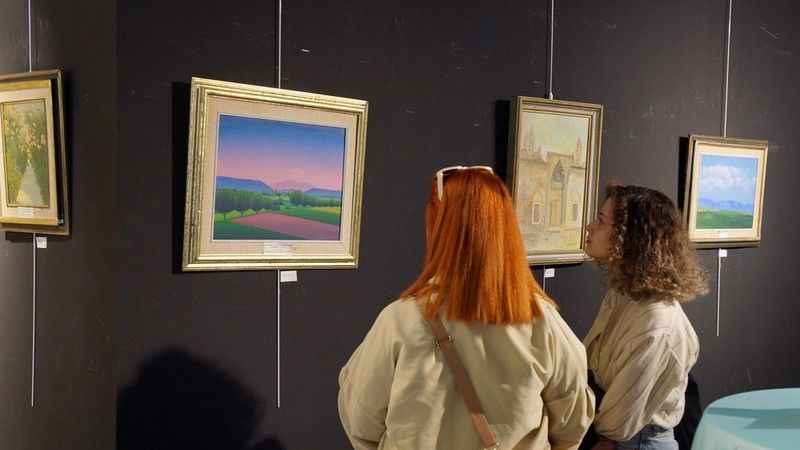 Ünlü yazar, koleksiyonunu üniversiteye bağışladı