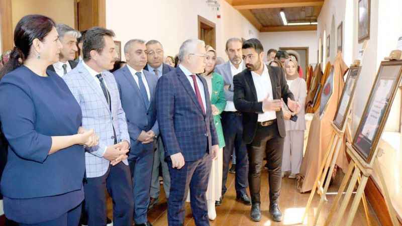 Sivas’ta “Aşık Veysel” sergisi Sivas’ta “Aşık Veysel” sergisi