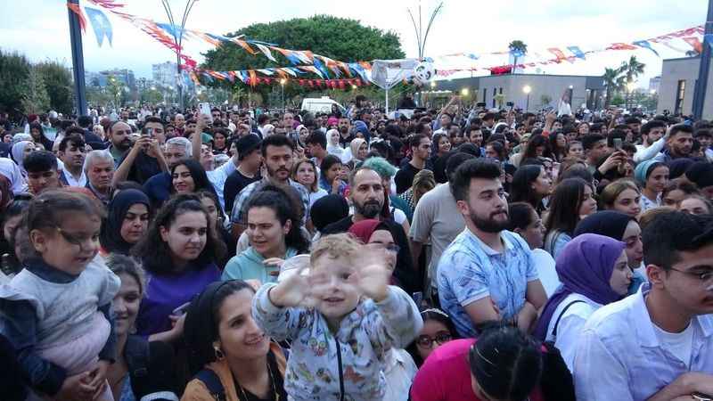 30 yıl aradan sonra Mersin'de sahne aldı
