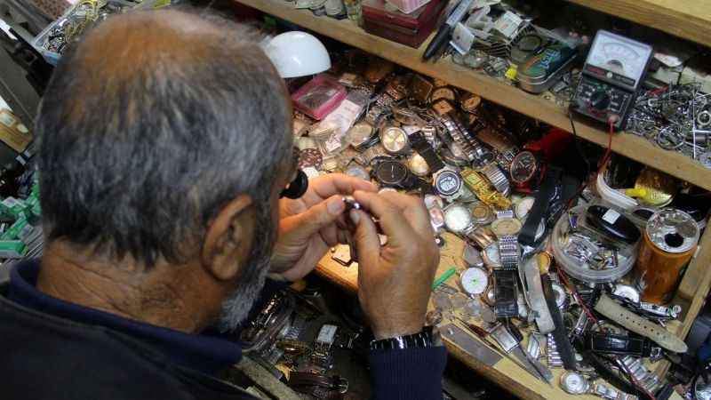 49 yıldır zamana ayar veriyor