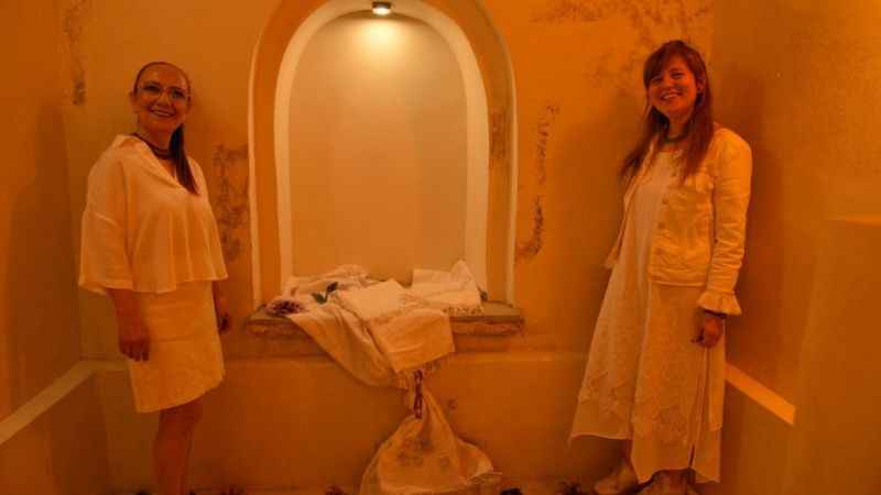 Hamamda sergi olur mu demeyin!