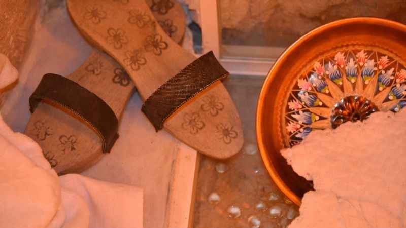 Hamamda sergi olur mu demeyin!