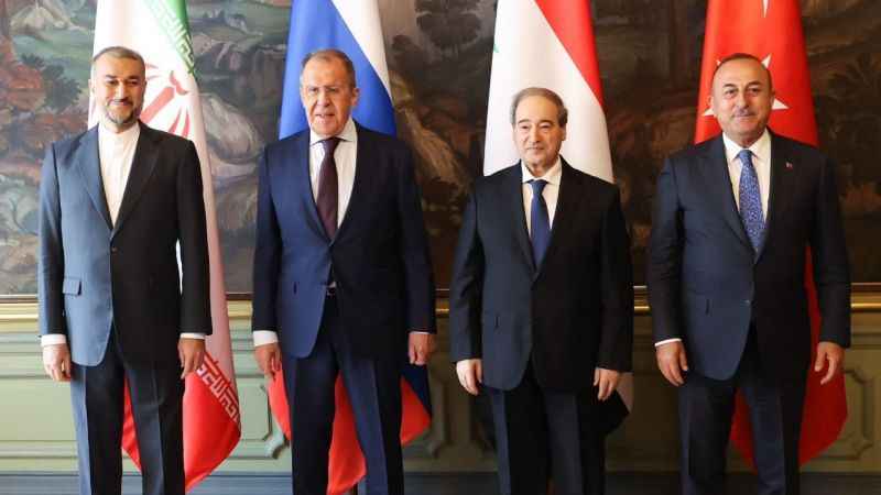 İran'dan sınır bölgeleri için ordu talebi