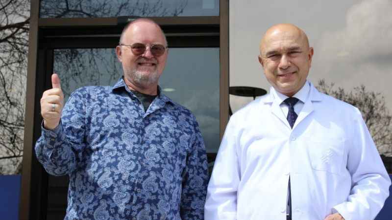 Beyin pili ile piyano notalarına hayat veriyor