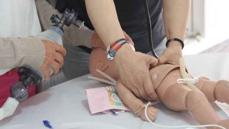 Bebekler için altın 1 dakika