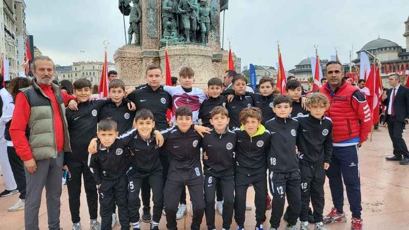 Taksim Meydanı’nda 19 Mayıs töreni