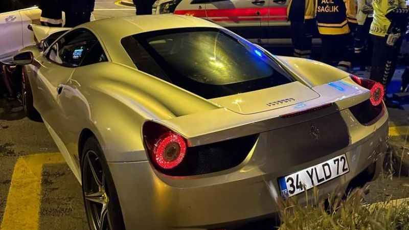 Ünlü otomobil fenomeninin 14 milyon TL’lik lüks aracı kazaya karıştı