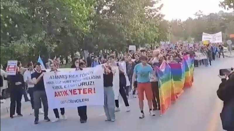 Kılıçdaroğlu'na destek için LGBT yürüyüşü
