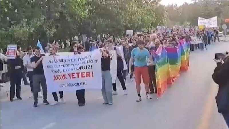 Kılıçdaroğlu'na destek için LGBT yürüyüşü