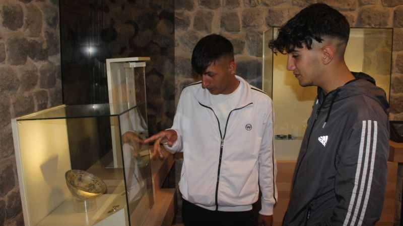 Depremzede öğrenciler Kayseri’yi gezdi