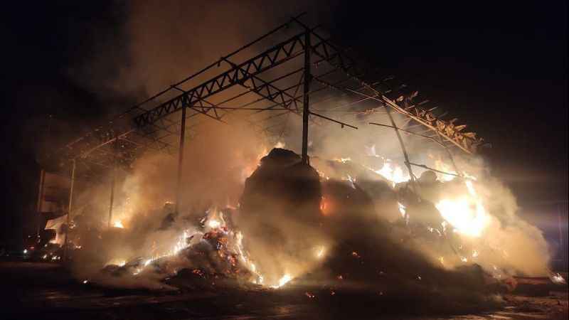 Karacabey’de korkutan çiftlik yangını