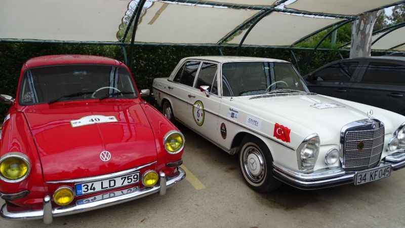 Ayvalık’ta klasik otomobil rallisi