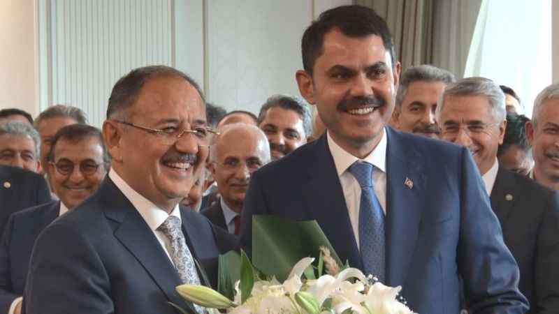 Murat Kurum görevi yeni sahibine devretti