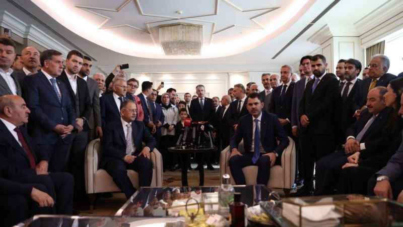 Murat Kurum görevi yeni sahibine devretti