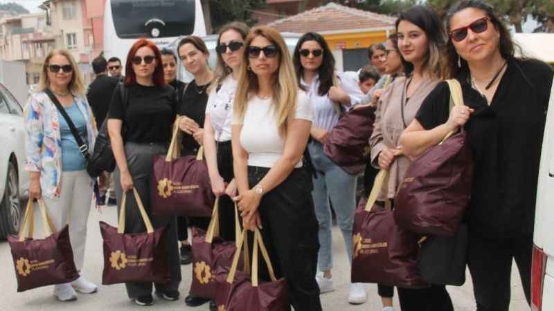 Kadın sanayiciler Hatay’da depremzedelerle Kadın sanayiciler Hatay’da depremzedelerle