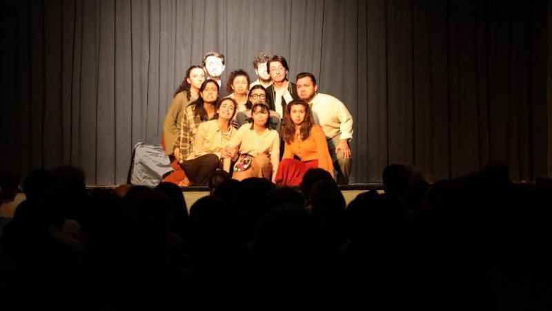 Perde ‘depremzede çocuklar’ için açıldı