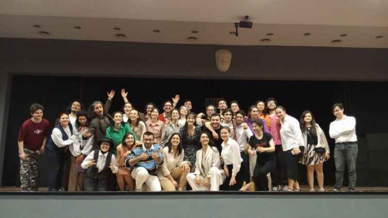 Perde ‘depremzede çocuklar’ için açıldı