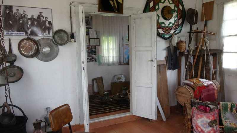 20 yılda topladığı eşyalarla evini müzeye çevirdi