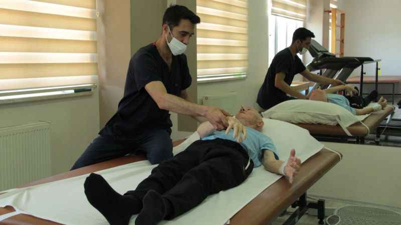 Ukraynalı fizik profesörü Türkiye'de şifa buldu