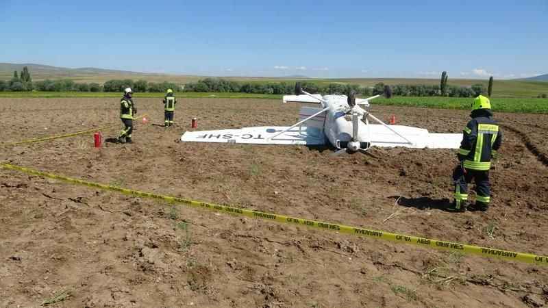 Aksaray'da eğitim uçağı düştü