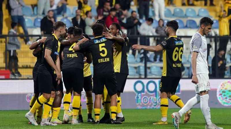 İstanbulspor, Süper Lig'de kaldı