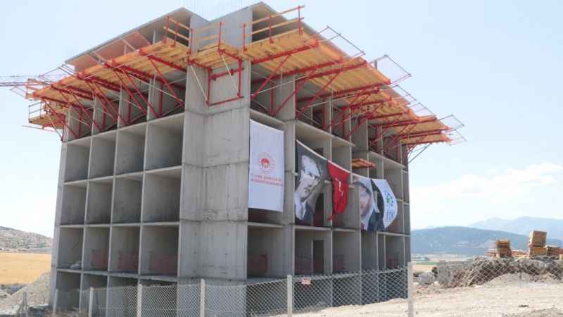 Depremzedeler için mesai sürüyor: Konutlar yükseliyor