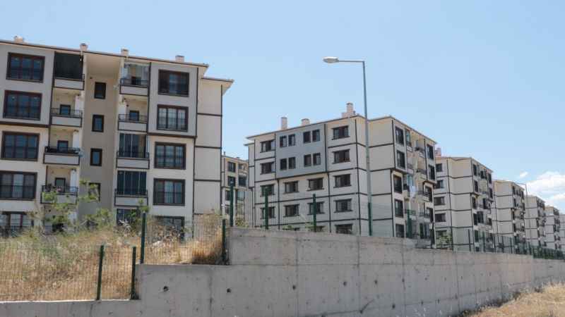 Depremzedeler için mesai sürüyor: Konutlar yükseliyor
